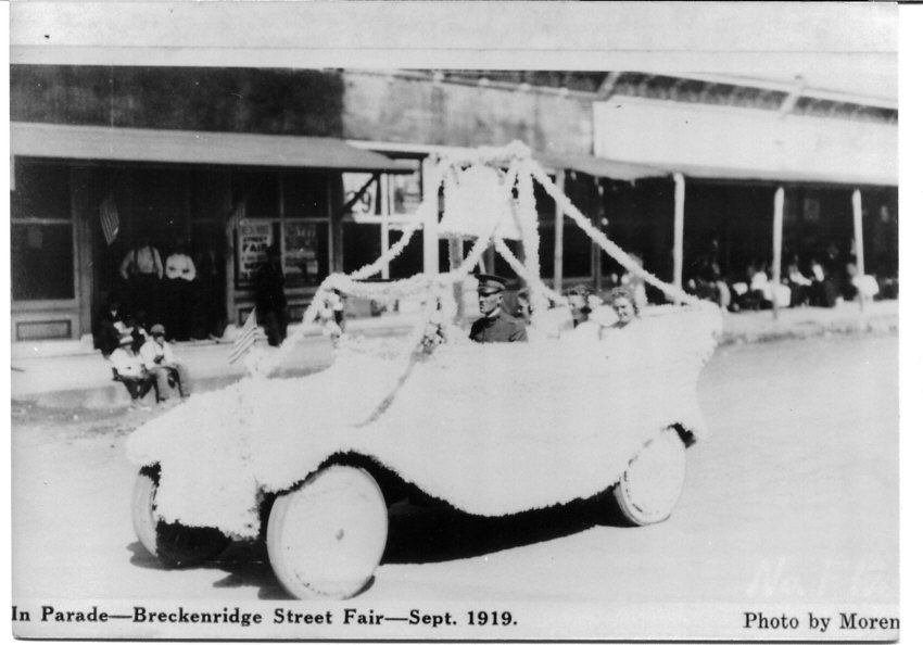 [Patriotic Float, 1919]