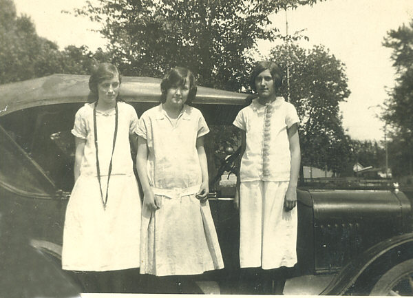 [Gertrude Vadnais, Frances Rhea Hudgins]