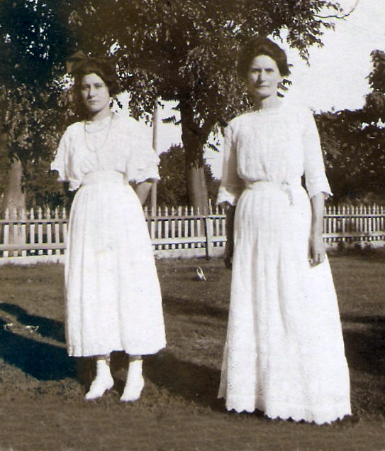 [Carrie and Anna Lee Reinhardt]