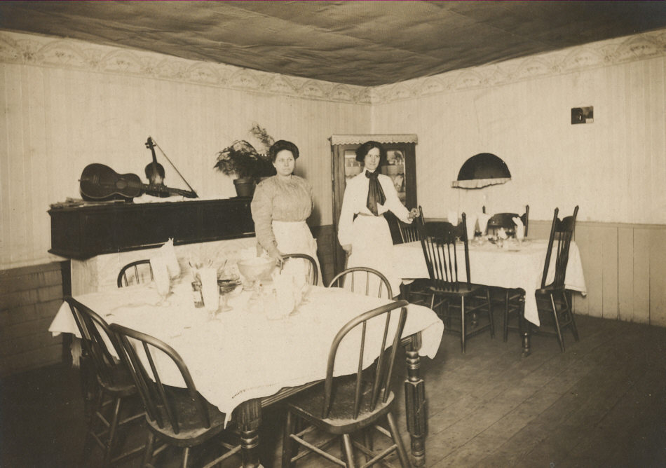 [Hotel dining room]