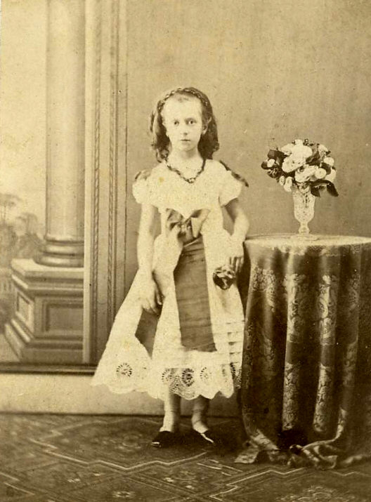 [Old English cousin emma, age 8]